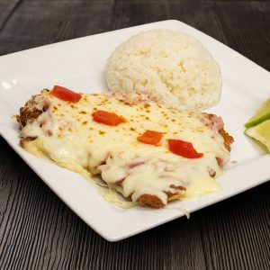 Pechuga empanizada con queso gratinado